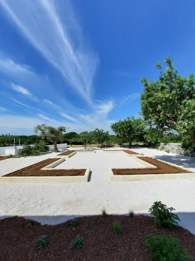Borgo Santamarta Aparthotel Ночи Екстериор снимка